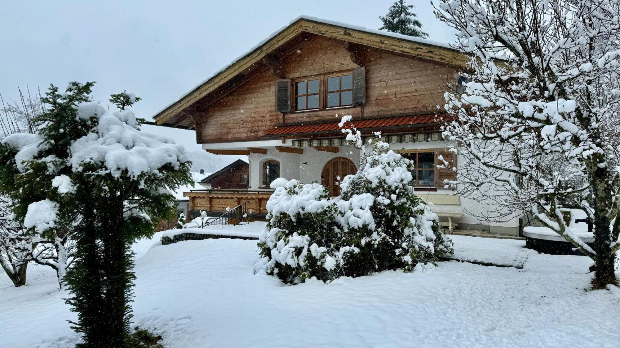 Romantisches Alpenchalet - Mit Sauna Und Kamin - Ruhig Und Zentral باد تولز المظهر الخارجي الصورة